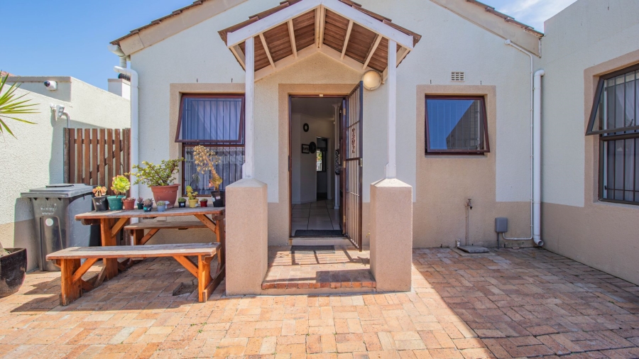 2 Bedroom Property for Sale in Victoria Park Western Cape